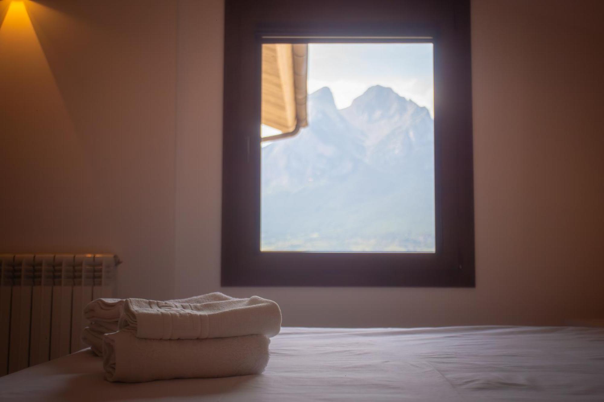 L'Indret Del Pedraforca Adults Only Hotel Saldes Luaran gambar