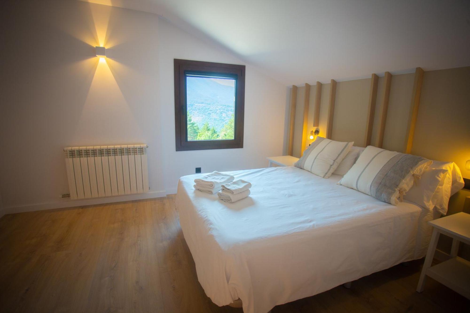 L'Indret Del Pedraforca Adults Only Hotel Saldes Luaran gambar