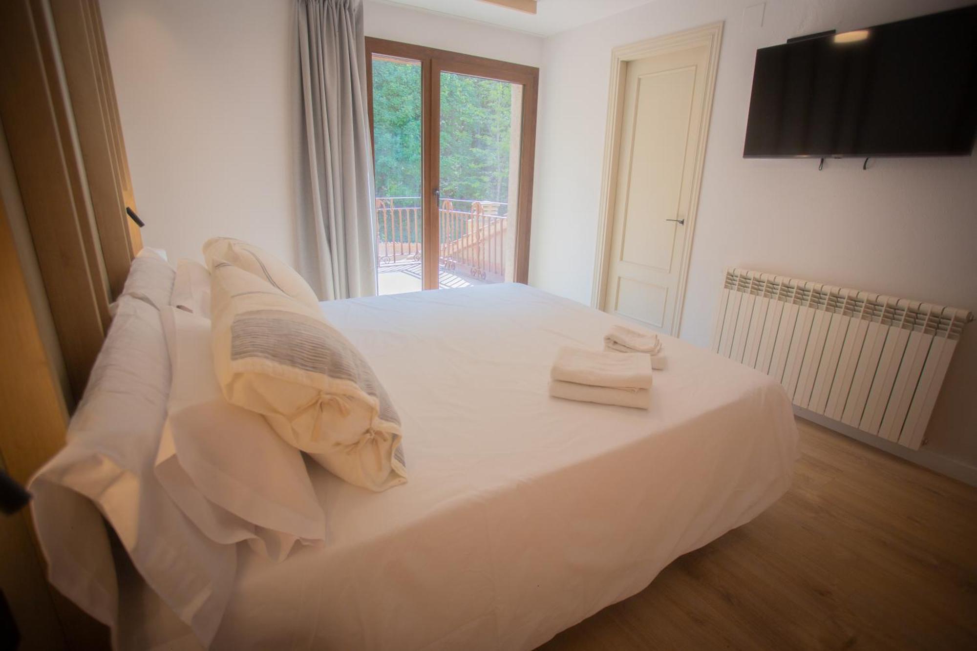 L'Indret Del Pedraforca Adults Only Hotel Saldes Luaran gambar